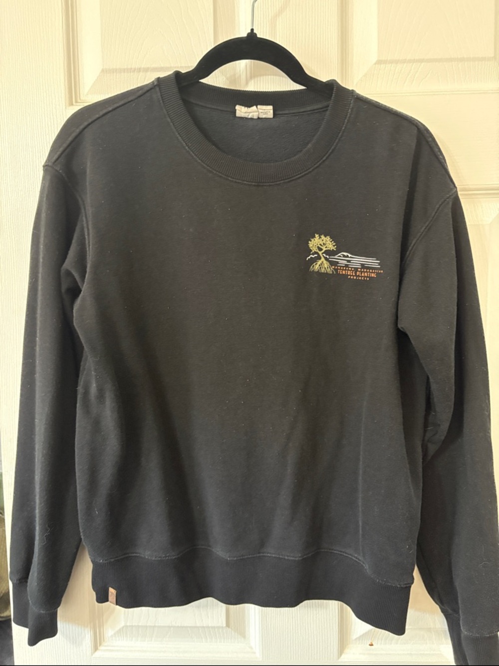 tentree Black Crewneck Sweatshirt with Small Multicolor Chest Graphic